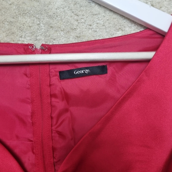 George Satin Dress Size 12 Red Pencil Dress Sweatheart Neckline Knee Length Belt - Picture 4 of 8
